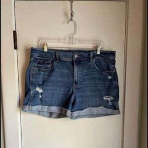 Old Navy Boyfriend Shorts. Size 16.